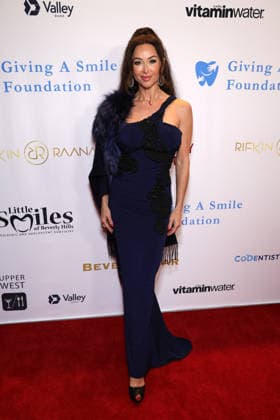 Giving A Smile Foundation Gala 11 December 2025 . Beverly Hills, California -Sofia Milos field At Giving A Smile Foundation Gala held at The Beverly Hilton in Beverly Hills., Credit:Sadou Faye Avalon United States, CA, Beverly Hills, The Beverly Hilton  Copyright: xSadouxFayex xAvalonx 1058645797