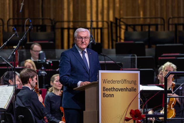 Wiedereröffnung der Beethovenhalle Bonn - 16.12.25. Rede von Bundespräsident Frank-Walter STEINMEIER - Nach fast zehn Jahren Bauzeit wird die Beethovenhalle in Bonn mit der Veranstaltung Die lange Beethoven-Nacht feierlich wiedereröffnet. An der Eröffnung nimmt Bundespräsident Frank-Walter Steinmeier teil. Musikalisch gestaltet wird der Abend vom Beethoven Orchester Bonn. Bonn Innenstadt Nordrhein-Westfalen Deutschland Copyright: xBonn.digitalx xMarcxJohnx