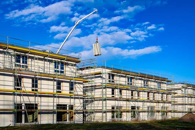 Castrop-Rauxel, Nordrhein-Westfalen, Deutschland - Wohnungsbau im Ruhrgebiet. Neubauviertel mit Doppel- und Reihenhaeusern im energiesparsamen KfW-Effizienzhaus-Standard 55. Castrop-Rauxel Nordrhein-Westfalen Deutschland