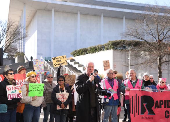 Protest against the name of Donald J. Trump to the Kennedy Center In Washington DC, USA. Sen. Chris Van Hollen D-MD speaks during a protest in front of the John F. Kennedy Memorial Center for the Performing Arts building, in Washington, D.C., USA, on December 20, 2025. Activists opposed adding the name Donald J. Trump to the Kennedy Center for the Performing Arts. Washington DC USA  Copyright: xMatrixxImagesx xGentxShkullakux
