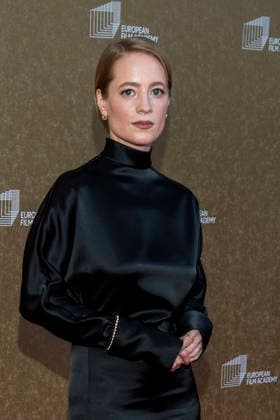 abb: Leonie Benesch zu Gast auf dem roten Teppich bei der Gala zur Verleihung der European Film Awards 2026 - Europaeischer Filmpreis 2026 im Haus der Kulturen der Welt am 17.01.2026 in Berlin Berlin Deutschland