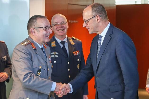 Berlin, Deutschland, 20.01.2026: Bundeskanzleramt: Neujahrsempfang für die Familienangehörigen von Soldaten sowie Polizisten im Auslandseinsatz: General Carsten Breuer, Generalinspekteur der Bundeswehr und Bundeskanzler Friedrich Merz (CDU) Copyright: xdtsxNachrichtenagenturx dts_102625