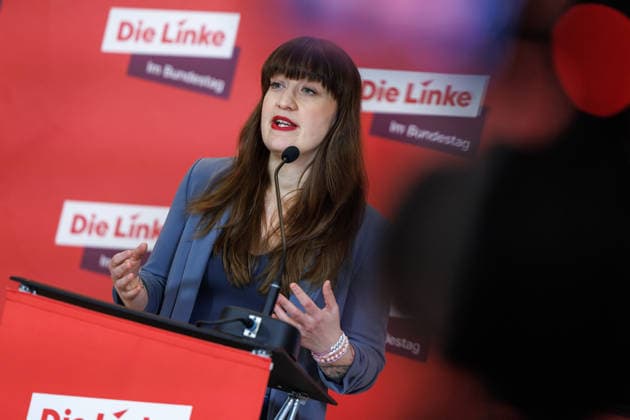 Statement Die Linke Heidi Reichinnek (Die Linke) bei einem Statement am 27.01.26 in Berlin. Berlin Berlin Deutschland Reichstag