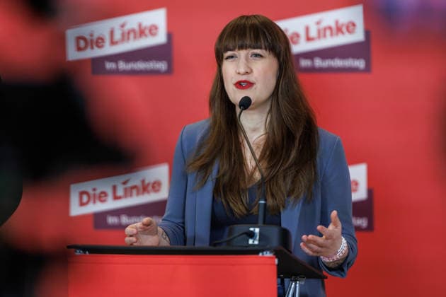 Statement Die Linke Heidi Reichinnek (Die Linke) bei einem Statement am 27.01.26 in Berlin. Berlin Berlin Deutschland Reichstag
