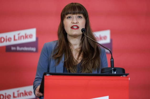 Statement Die Linke Heidi Reichinnek (Die Linke) bei einem Statement am 27.01.26 in Berlin. Berlin Berlin Deutschland Reichstag