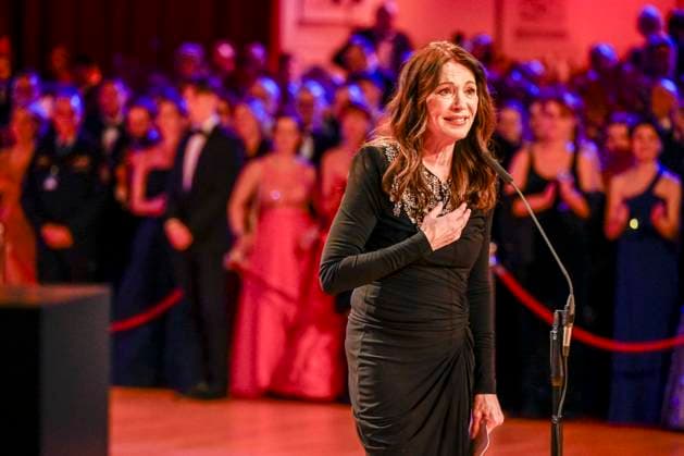 Iris Berben zu Gast im Ballsaal beim 100 Sepmper Oernball in der Semper Oper in Dresden am 6.Februar 2026 Sachsen Deutschland