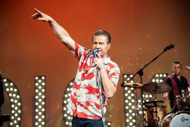 Sasha als DICK BRAVE bei seinem Auftritt Konzert Singen zu Gast im Ballsaal beim 100 Sepmper Oernball in der Semper Oper in Dresden am 6.Februar 2026 Sachsen Deutschland