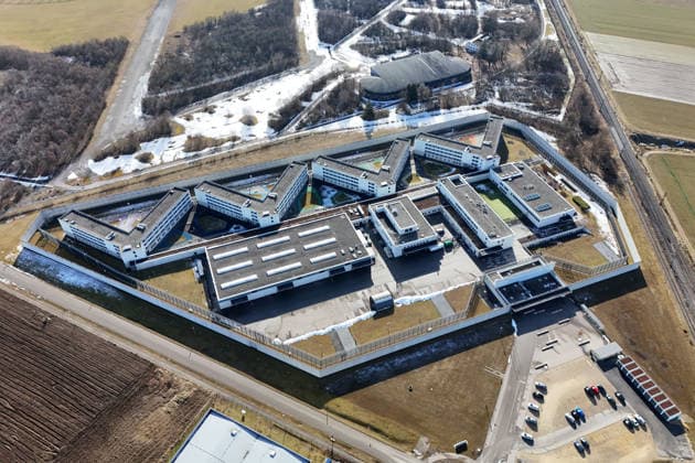 Luftaufnahme,Luftbild JVA Gablingen bei Augsburg. Justizvollzugsanstalt.