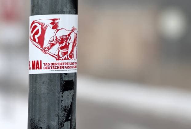 Querfurt bekelbt 08.02.2026, Querfurt, Aufkleber mit der Aufschrift 8.Mai Tag der Befreiung vom Deutschen Faschismus