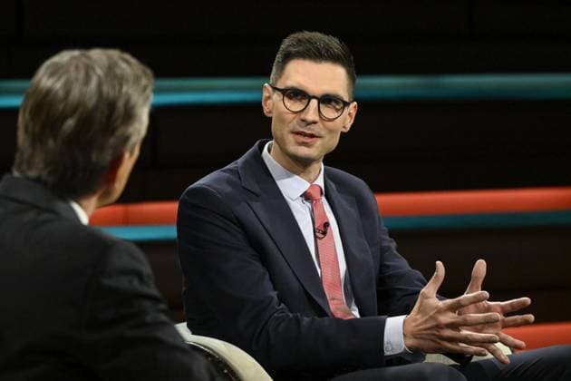 Sachsen-Anhalt, Sepp Müller will neuer CDU-Landeschef werden - Archivbilder Markus Lanz (li.) mit Sepp Müller 02 26 her Markus Lanz (li.) und Sepp Müller am 12. Februar 2026 in Markus Lanz , ZDF (Aufzeichnung vom 11. Februar 2026) TV Fernsehen Talkshow Talk Show Deutschland deutsch deutscher Mann Männer Politiker CDU Landesgruppe Sachsen-Anhalt Fraktionsvize Politik italienisch-deutscher Journalist Journalismus Moderator Moderation Autor Fotografie Fotograf italian-german journalism host presenter photographer author writer politician quer halb sitzend sprechend gestikulierend zuhörend
