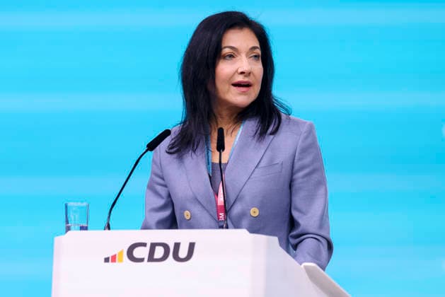 Bundeswirtschaftsministerin Katherina Reiche schaut, 1. Tag, 38. Parteitag der CDU Deutschland, Landesmesse am 20. February 2026 in Stuttgart, Deutschland. (Foto von Marco Steinbrenner DeFodi Images) Bundeswirtschaftsministerin Katherina Reiche looks on, 1. Tag, 38. Parteitag der CDU Deutschland, Landesmesse, February 20, 2026 in Stuttgart, Germany. (Photo by Marco Steinbrenner DeFodi Images)