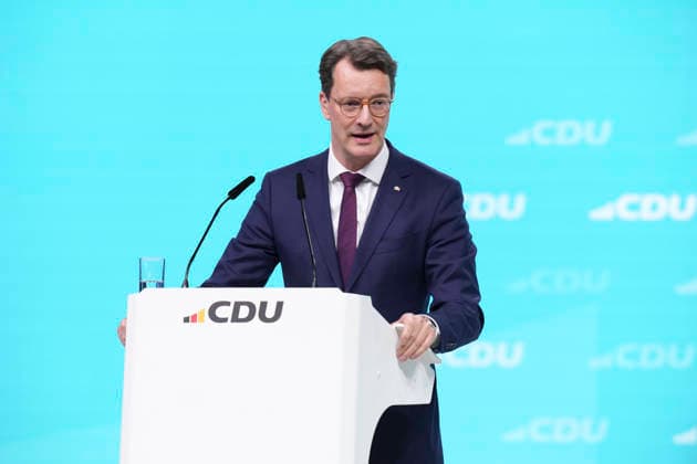 38. Bundesparteitag der CDU Deutschlands Hendrik Wuest, Ministerpraesident von Nordrhein-Westfalen bei seiner Rede auf dem 38.Bundesparteitag der CDU Deutschlands in der Messe Stuttgart, Stuttgart, 20.02.2026 Stuttgart Baden-Wuerttemberg Deutschland