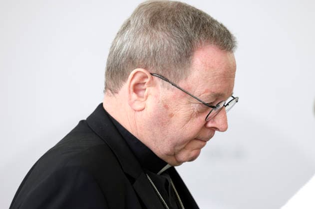 Georg Bätzing beim Pressestatement zur Wahl von Heiner Wilmer SCJ zum neuen Vorsitzenden der Bischofskonferenz auf der Frühjahrsvollversammlung im Burkardushaus. Würzburg, 24.02.2026