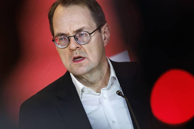 Statement Die Linke Soeren Pellmann (Die Linke) bei einem Statement am 24.02.26 in Berlin. Berlin Berlin Deutschland Reichstag