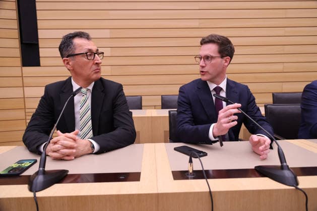 Landtagswahl Baden Württemberg 08.03.2026, Germany, Baden Württemberg, Stuttgart, Landtag, LandtagswahlBaden Württemberg, Grüne Spitzenkandidat Cem Özdemir, CDU Spitzenkandidat Manuel Hagel, eisige Stimmung Stuttgart Baden-Württtemberg Germany