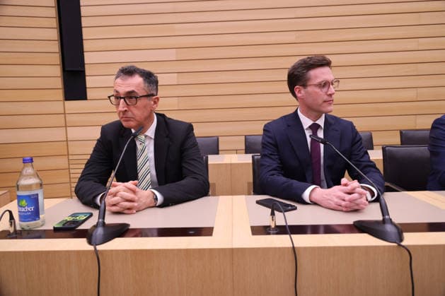 Landtagswahl Baden Württemberg 08.03.2026, Germany, Baden Württemberg, Stuttgart, Landtag, LandtagswahlBaden Württemberg, Grüne Spitzenkandidat Cem Özdemir, CDU Spitzenkandidat Manuel Hagel, eisige Stimmung Stuttgart Baden-Württtemberg Germany