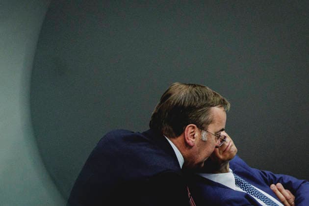 (R-L) Friedrich Merz (CDU), Bundeskanzler, und Boris Pistorius (SPD), Bundesminister der Verteidigung, aufgenommen im Rahmen der Debatte zur Regierungserklaerung im Deutschen Bundestag in Berlin, 18.03.2026. Berlin Deutschland Copyright: xFlorianxGaertnerx