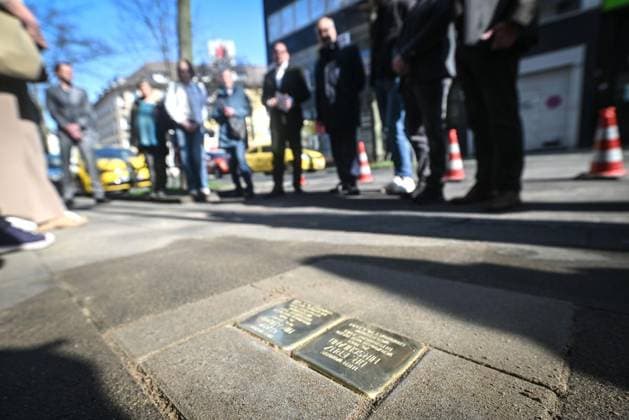 500ster Stolperstein (Dr. Fritz Hirschland, Clra Hirschland) in Essen ** NUR FÜR REDAKTIONELLE ZWECKE ** EDITORIAL USE ONLY **<p>500ster Stolperstein (Dr. Fritz Hirschland, Clra Hirschland) wird am Donnerstag den 19.3.2026 in Essen verlegt. Deutschland NRW Essen Copyright: UwexMöller