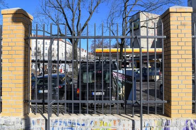Görlitzer Park Zaun ** NUR FÜR REDAKTIONELLE ZWECKE ** EDITORIAL USE ONLY **<p>Am 26. Februar 2026 wird am zukünftigen Zaun im Görlitzer Park in Berlin Kreuzberg gebaut. Deutschland Berlin Berlin Copyright: SergejxGlanze