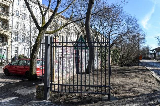 Görlitzer Park Zaun ** NUR FÜR REDAKTIONELLE ZWECKE ** EDITORIAL USE ONLY **<p>Am 26. Februar 2026 wird am zukünftigen Zaun im Görlitzer Park in Berlin Kreuzberg gebaut. Deutschland Berlin Berlin Copyright: SergejxGlanze