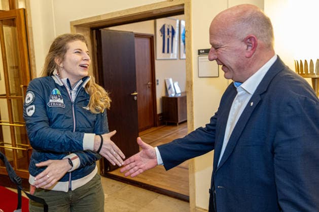 Kai Wegner, Rabea Rogge; Begrüßung erste deutsche Frau im All, am 23.03.2026 in Berlin, (Rotes Rathaus), Deutschland