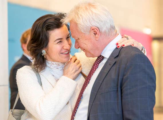 Dorothee Bär und Alois Rainer EUR, Deutschland, Berlin: 24.03.2026: Drorothee Bär (CSU) Bundesministerin für Forschung, Technologie und Raumfahrt und Alois Rainer (CSU) Bundesminister für Landwirtschaft, Ernährung und Heimat nach der Fraktionssitzung im Deutschen Bundestag. Zwei CSUler begrüßen sich.