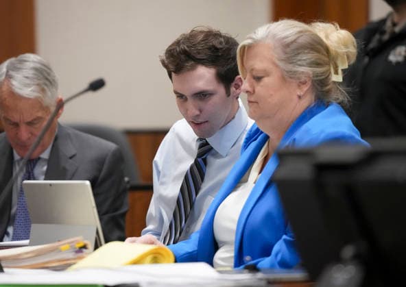 January 16, 2026, Provo, Utah, USA: Tyler Robinson, center, accused in the fatal shooting of Charlie Kirk, sits beside defense attorney Kathryn Nester during a hearing in Fourth District Court in Provo on Friday, Jan. 16, 2026. Provo USA  - ZUMAng.0 20260116_new_z03_120 Copyright: xBethanyxBaker POOL ThexSaltxLakexTribune ZUMAxPressxWirex