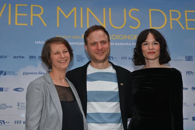 v.li:Barbara Pachl-Eberhart (Autorin), Adrian GOIGINGER (Filmemacher). Valerie Pachner (Schauspielerin), Pemiere von VIER MINUS DREI am 13.03420226 in Muenchen. Roter Teppich,Red Carpet.