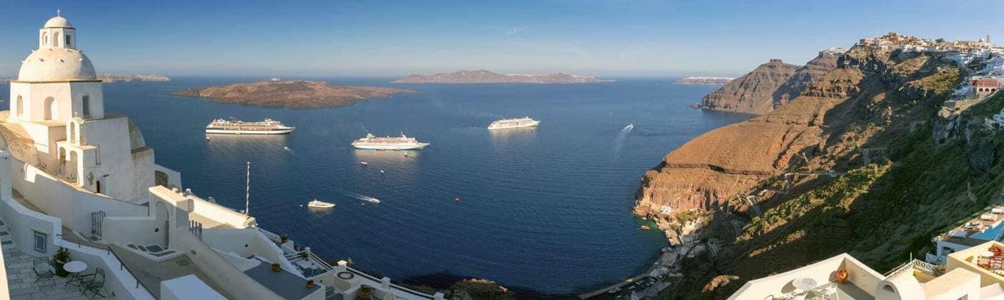 White cliffside buildings and churches in Fira, Santorini, Greece Copyright: xkavalenkavax Panthermedia101162630.jpg