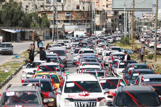 150 couples got married in a mass wedding ceremony in Deir al-Balah DEIR AL-BALAH, GAZA, PALESTINE - APRIL 24: A long wedding convoy forms during the mass wedding ceremony organized by the United Arab Emirates under the ‘Al-Fares Al-Shahem’ initiative where 150 Palestinian couples got married in Deir al-Balah, Gaza, Palestine, on April 24, 2026. Adam Bilal Anadolu Deir al-Balah Gaza. Editorial use only. Please get in touch for any other usage.  Copyright: x2026xAnadoluxAdamxBilalx