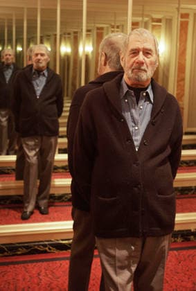 Ed McBAIN pendant son sejour dans un hotel parisien - Date: 20030601 Stephan GLADIEU Opale.photo RECORD DATE NOT STATED