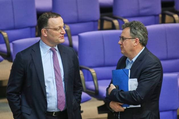 Berlin, Deutschland, 23.04.2026: Deutscher Bundestag: 74. Bundestagssitzung: Jens Spahn und Christian von Stetten, beide CDU Copyright: xdtsxNachrichtenagenturx dts_116259