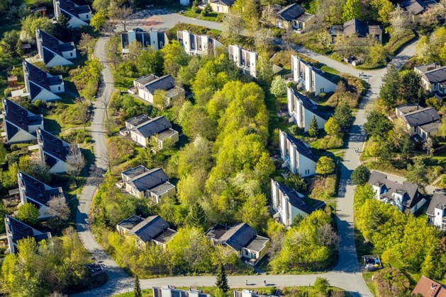 Luftbild, Center Parcs Ferienhäuser Reihenhaus Wohnsiedlung Sonnenallee, Medebach, Sauerland, Nordrhein-Westfalen, Deutschland !ACHTUNGxMINDESTHONORARx60xEURO!
