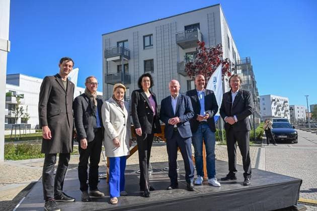 Offizielle Eröffnung Buckower Felder ** NUR FÜR REDAKTIONELLE ZWECKE ** EDITORIAL USE ONLY **<p>Offizielle Eröffnung Buckower Felder, mit: Kai Wegner Regierender Bürgermeister von Berlin Martin Hikel Bezirksbürgermeister Neukölln Stephan Machulik Staatssekretär in der Senatsverwaltung für Stadtentwicklung, Bauen und Wohnen Natascha Klimek Geschäftsführerin STADT UND LAND Ingo Malter Geschäftsführer STADT UND LAND, fotografiert am 29.04.2026 in Berlin. Berlin Berlin Berlin Copyright: MaurizioxGambarini