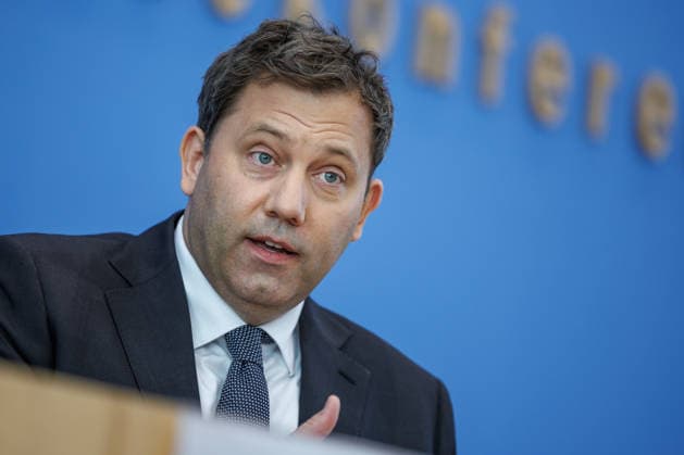 Bundesminister der Finanzen Lars Klingbeil im Haus der Bundespressekonferenz Regierungsentwurf zu den Haushaltseckwerten 2027 und dem Finanzplan 2028-2030 Bundesminister der Finanzen Lars Klingbeil im Haus der Bundespressekonferenz am 29.04.2026 in Berlin. Berlin Berlin Deutschland Haus der Bundespressekonferenz
