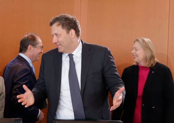 Lars Klingbeil (SPD), Bundesminister der Finanzen, Vizekanzler und SPD-Bundesvorsitzender, Deutschland, Berlin, Bundeskanzleramt, Das Bundeskabinett befasst sich in seiner 42. Sitzung am 29. April 2026 unter anderem mit dem Gesetzentwurf zur Stabilisierung der Beitragssätze in der gesetzlichen Krankenversicherung und den Eckwerten des Regierungsentwurfs zum Bundeshaushalt 2027.