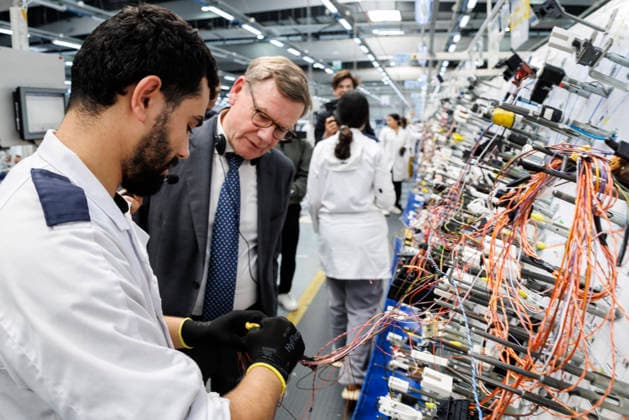 Johann Wadephul (CDU), Bundesaussenminister, reist nach Marokko. Hier beim Besuch des deutschen Automobielzulieferer SE Bordnetze Maroc S.A.R.L. Rabat, 29.04.2026. Fotografiert im Auftrag des Auswaertigen Amtes Rabat Marokko Copyright: xThomasxImo AAx