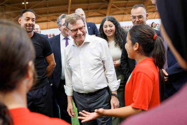 Johann Wadephul (CDU), Bundesaussenminister, reist nach Marokko. Hier bei einer Trainingseinheit mit jungen Fussballerinnen auf dem Fussballplatz des Fussballkomplexes Mohammed VI. Rabat, 29.04.2026. Fotografiert im Auftrag des Auswaertigen Amtes Rabat Marokko Copyright: xThomasxImo AAx