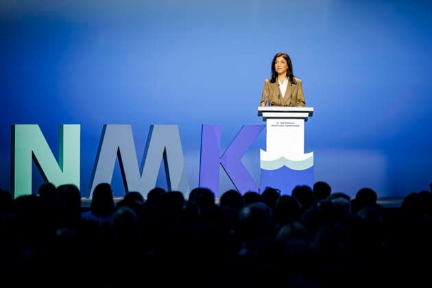 Katherina Reiche (CDU), Bundesministerin fuer Wirtschaft und Energie, spricht beim 14. Nationale Maritime Konferenz 2026 in der Nordseehalle Emden. Emden, 29.04.2026. Fotografiert im Auftrag des Ministeriums fuer Wirtschaft und Energie Emden Deutschland Copyright: xThomasxTrutschel BMWEx