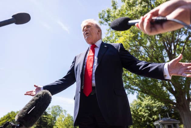 May 1, 2026, Washington, District Of Columbia, USA: US President Donald Trump speaks to reporters as he departs the White House for Florida in Washington, DC, USA, 01 May 2026. Trump spoke about Iran, as well as about Spirit Airlines, saying his administration gave the airline a Ã¢â‚¬ËœfinalÃ¢â‚¬â ¢ bailout proposal Washington USA - ZUMAs152 20260501_faa_s152_006 Copyright: xJimxLoScalzox-xPoolxviaxCNPx