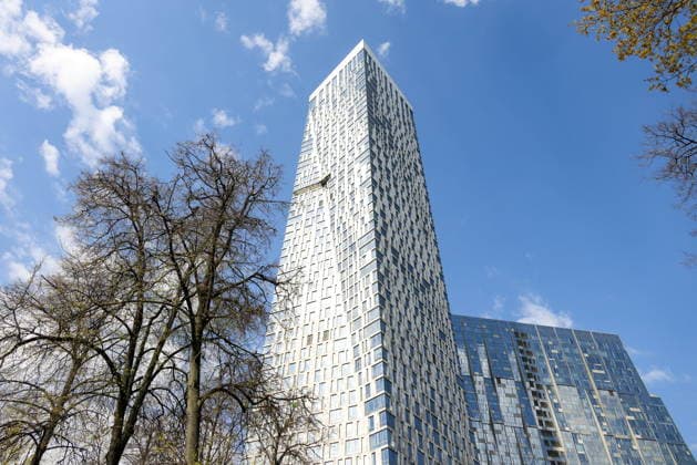 RUSSIA, MOSCOW - MAY 4, 2026: A view of an apartment building in western Moscow damaged by drone fragments Moscow Russia  - ZUMAt113 20260504_zaa_t113_015 Copyright: xPavelxSeleznevx