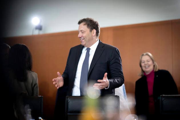 Lars Klingbeil - Kabinett DEU, Deutschland, Germany, Berlin, 29.04.2026 Lars Klingbeil , Bundesfinanzminister und Vizekanzler SPD , und Baerbel Bärbel Bas , Bundesministerin für Arbeit und Soziales SPD vor der Kabinettssitzung im Berliner Kanzleramt Bundeskanzleramt in Berlin Deutschland en: Lars Klingbeil , Federal Finance Minister and Vice Chancellor SPD and Baerbel Bärbel Bas , Federal Minister for Labour and Social Affairs SPD during the cabinet meeting in the Berlin Chancellery, Federal Chancellery in Berlin Germany .