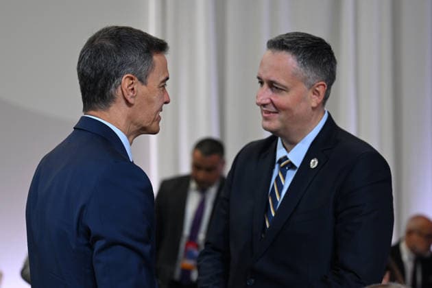 Pedro Sánchez attends the European Political Community Meeting The President of the Spanish Government, Pedro Sánchez i , during the European Political Community Meeting, May 4, 2026, in Yerevan Armenia The eighth meeting of the European Political Community brings together leaders from across the continent in Yerevan Armenia under the theme Building Future Unity and Stability in Europe to discuss how to cooperate more closely and coordinate measures to strengthen democratic resilience, boost connectivity and reinforce economic and energy security 04 MAY 2026 Pool Moncloa Borja Puig de la Bellacasa 04 05 2026 Yerevan Armenia Yerevan Armenia Espana  Copyright: xPoolxMoncloa BorjaxPuigxdexlaxBex 7497433