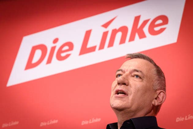 Berlin, Pressekonferenz Die Linke mit Jan van Aken Pressekonferenz der Partei Die Linke mit Jan van Aken (Ko-Vorsitzender Die Linke) zu aktuellen politischen Themen am 04.05.2026 im Karl-Liebknecht-Haus in Berlin. Berlin Karl-Liebknecht-Haus Berlin Deutschland