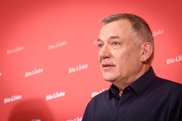 Berlin, Pressekonferenz Die Linke mit Jan van Aken Pressekonferenz der Partei Die Linke mit Jan van Aken (Ko-Vorsitzender Die Linke) zu aktuellen politischen Themen am 04.05.2026 im Karl-Liebknecht-Haus in Berlin. Berlin Karl-Liebknecht-Haus Berlin Deutschland
