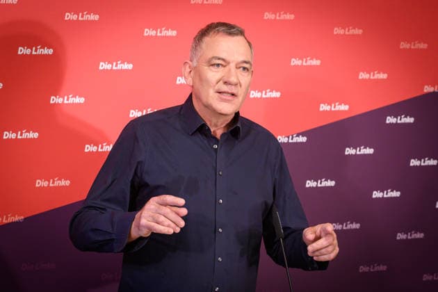 Berlin, Pressekonferenz Die Linke mit Jan van Aken Pressekonferenz der Partei Die Linke mit Jan van Aken (Ko-Vorsitzender Die Linke) zu aktuellen politischen Themen am 04.05.2026 im Karl-Liebknecht-Haus in Berlin. Berlin Karl-Liebknecht-Haus Berlin Deutschland