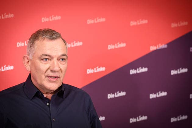 Berlin, Pressekonferenz Die Linke mit Jan van Aken Pressekonferenz der Partei Die Linke mit Jan van Aken (Ko-Vorsitzender Die Linke) zu aktuellen politischen Themen am 04.05.2026 im Karl-Liebknecht-Haus in Berlin. Berlin Karl-Liebknecht-Haus Berlin Deutschland
