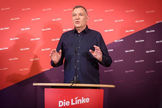Berlin, Pressekonferenz Die Linke mit Jan van Aken Pressekonferenz der Partei Die Linke mit Jan van Aken (Ko-Vorsitzender Die Linke) zu aktuellen politischen Themen am 04.05.2026 im Karl-Liebknecht-Haus in Berlin. Berlin Karl-Liebknecht-Haus Berlin Deutschland