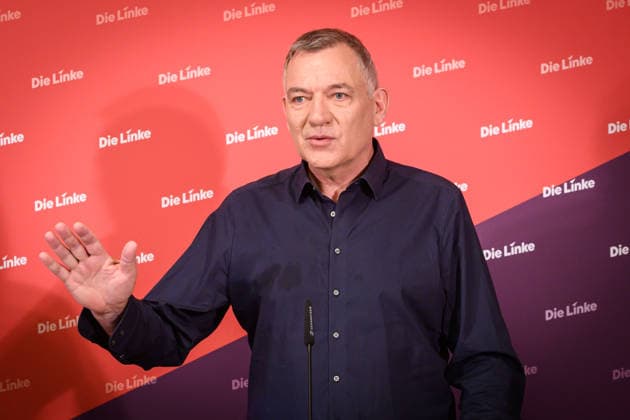 Berlin, Pressekonferenz Die Linke mit Jan van Aken Pressekonferenz der Partei Die Linke mit Jan van Aken (Ko-Vorsitzender Die Linke) zu aktuellen politischen Themen am 04.05.2026 im Karl-Liebknecht-Haus in Berlin. Berlin Karl-Liebknecht-Haus Berlin Deutschland