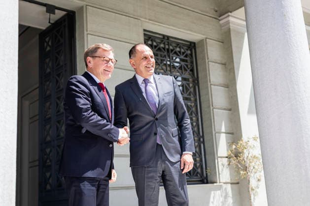 (L-R) Johann Wadephul (CDU), Bundesaussenminister, und Giorgos Gerapetritis, Aussenminister von Griechenland, aufgenommen im Rahmen eines Treffens in Athen, 04.05.2026. Fotografiert im Auftrag des Auswaertigen Amtes Athen Griechenland Copyright: xJulianexSonntag AAx